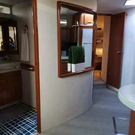 Flat Boat - Luxuryborder *