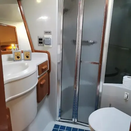 Flat Boat - Luxuryborder * Lissabon