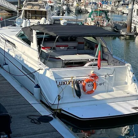 Flat Boat - Luxuryborder * Lissabon